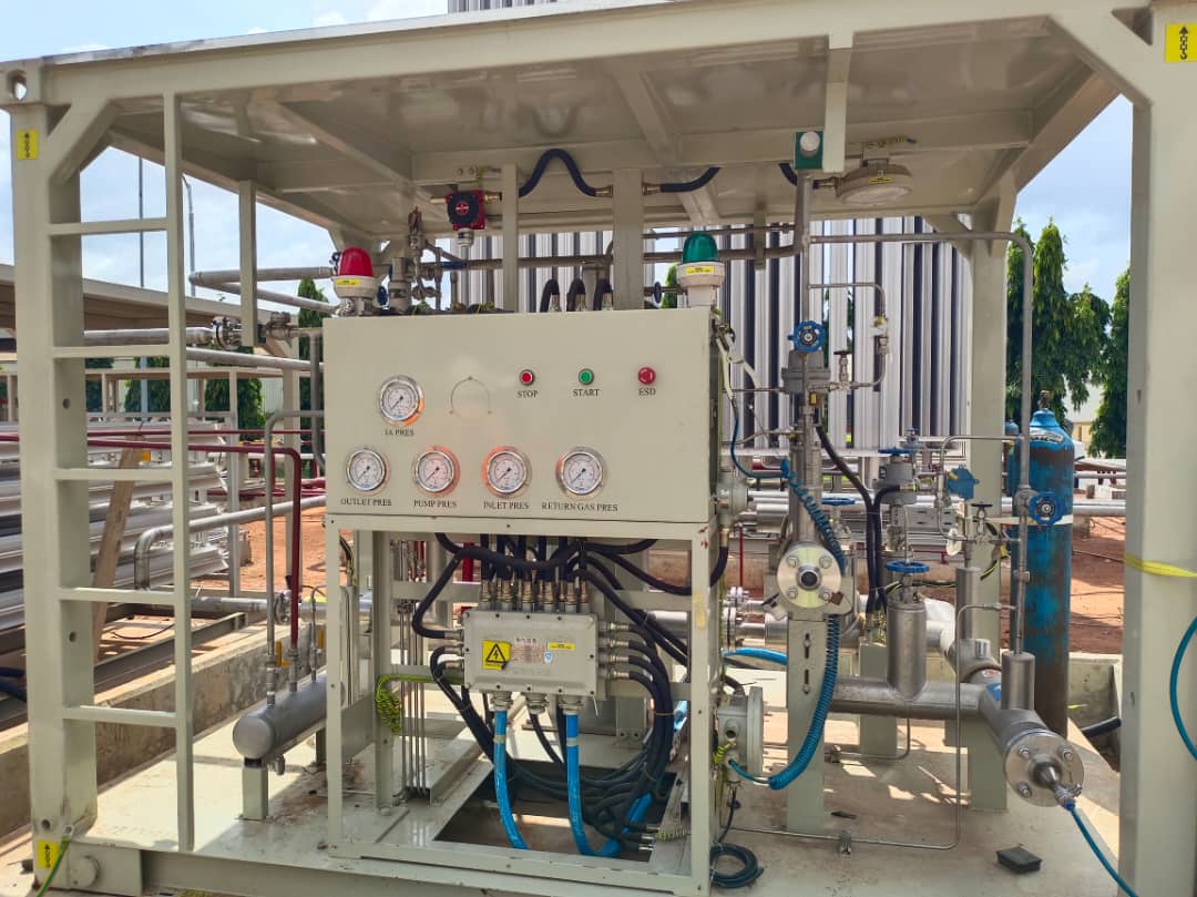 Cryogenic transfer